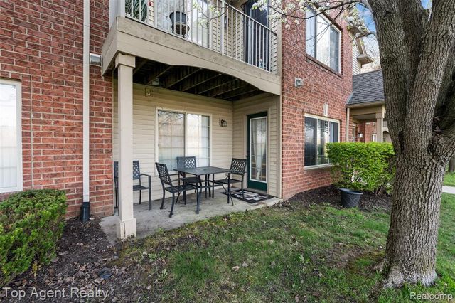 45512 Hidden View Court, Utica, MI 48315