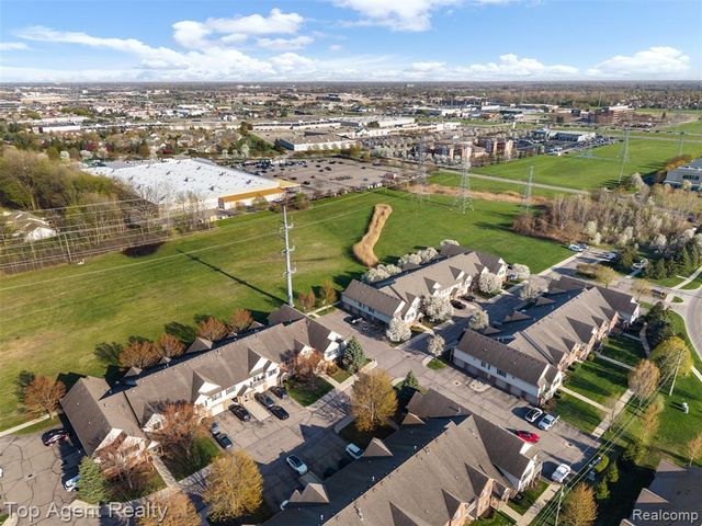 45512 Hidden View Court, Utica, MI 48315
