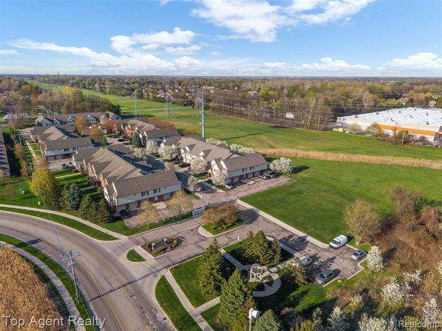 45512 Hidden View Court, Utica, MI 48315