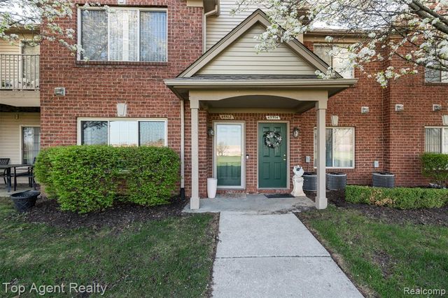 45512 Hidden View Court, Utica, MI 48315