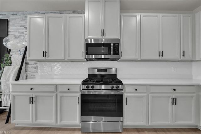1607 Songbird LN, Chesapeake, VA 23323