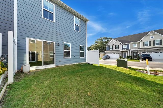 1607 Songbird LN, Chesapeake, VA 23323