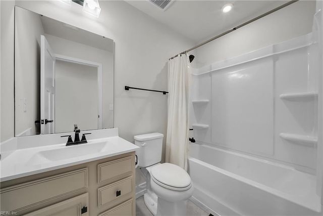 1607 Songbird LN, Chesapeake, VA 23323