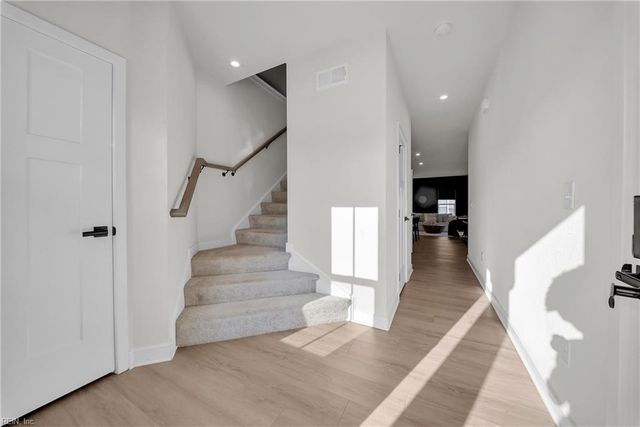 1607 Songbird LN, Chesapeake, VA 23323