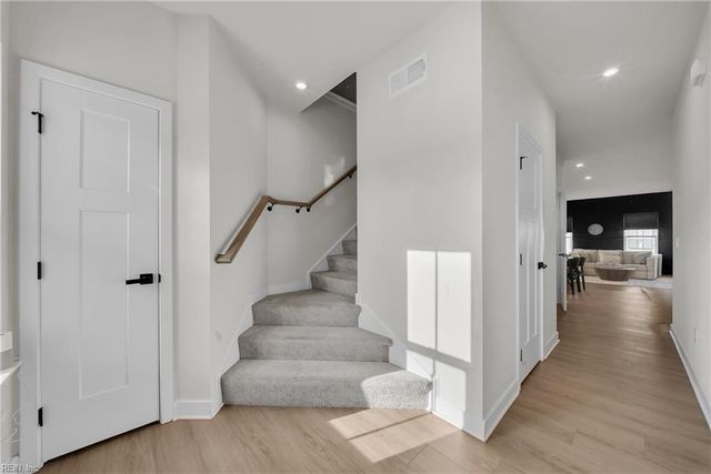 1607 Songbird LN, Chesapeake, VA 23323