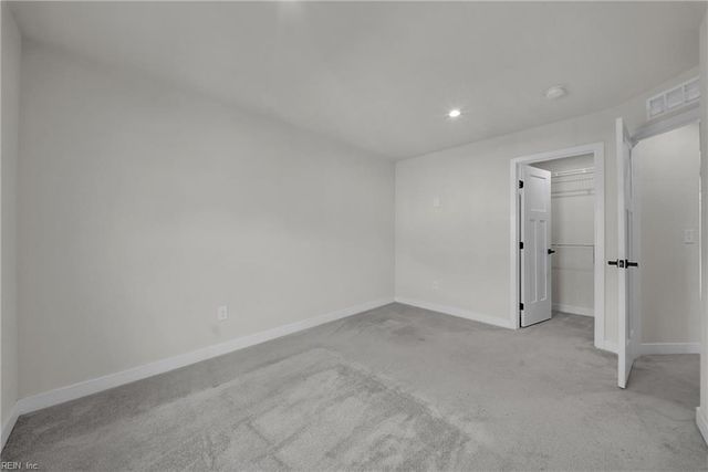 1607 Songbird LN, Chesapeake, VA 23323