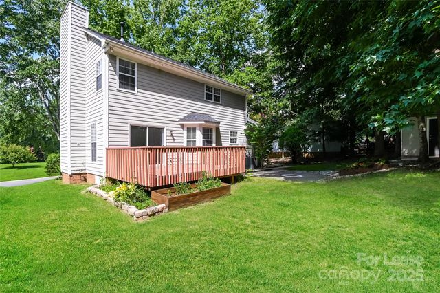 7039 Daerwood Place, Charlotte, NC 28215