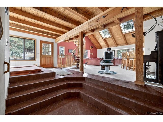 24999 Grandview Ave, Golden, CO 80401