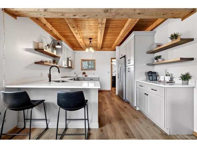 24999 Grandview Ave, Golden, CO 80401