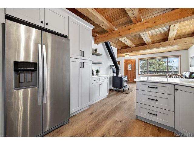 24999 Grandview Ave, Golden, CO 80401