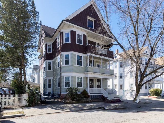 18 Meader St 1, Providence, RI 02909