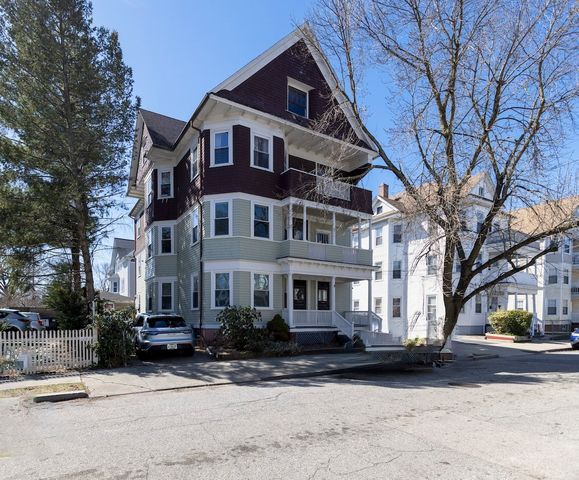 18 Meader St 1, Providence, RI 02909