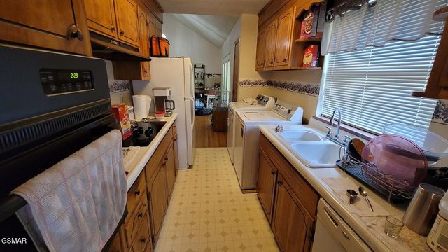 200 Highland View Drive, Knoxville, TN 37920
