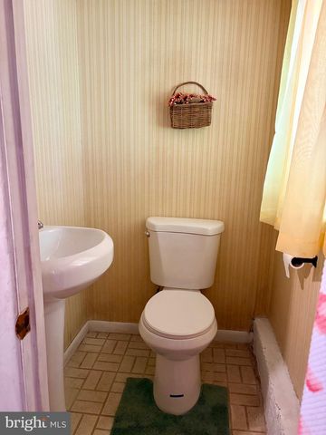 1258 TULIP RD, Warminster, PA 18974