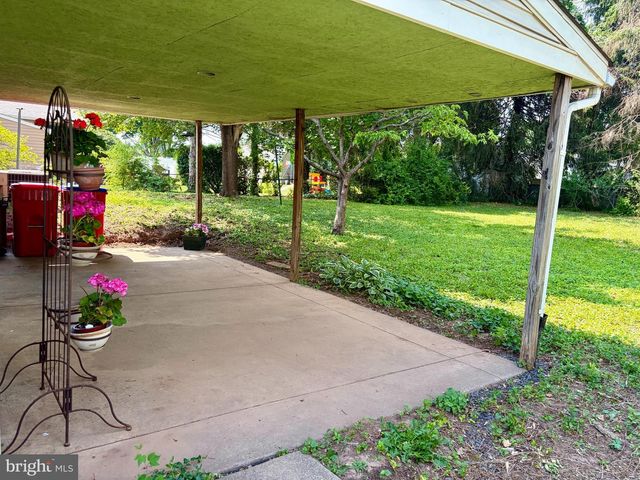 1258 TULIP RD, Warminster, PA 18974
