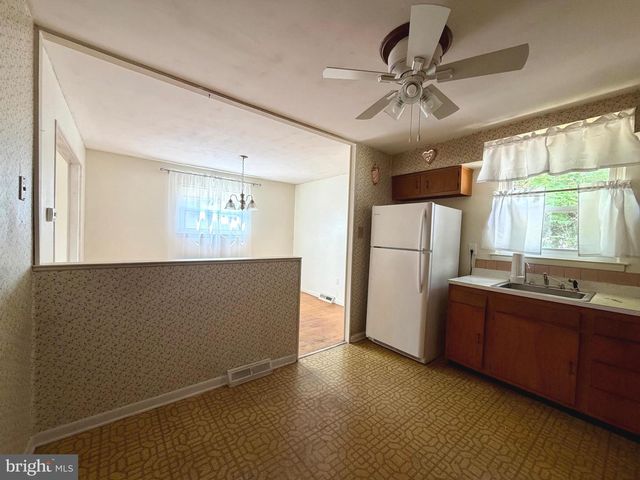 1258 TULIP RD, Warminster, PA 18974