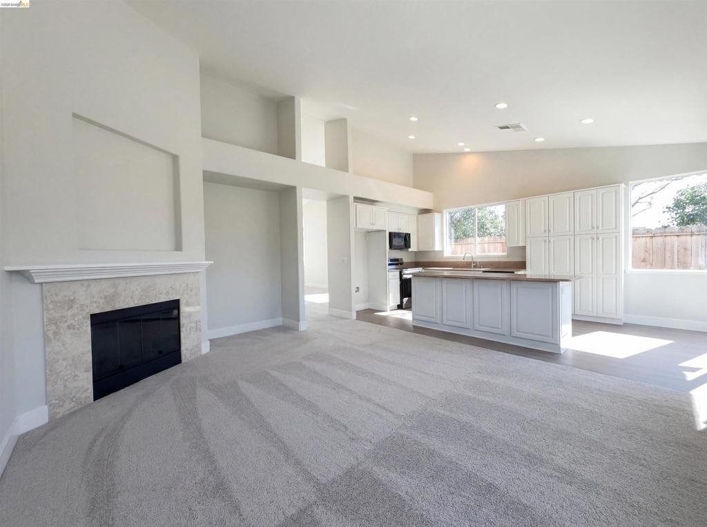 Image 13 of property listing at 300 Perkins Ct, Suisun City, CA 94585