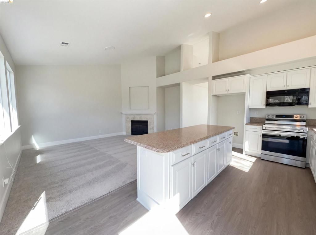 Image 17 of property listing at 300 Perkins Ct, Suisun City, CA 94585