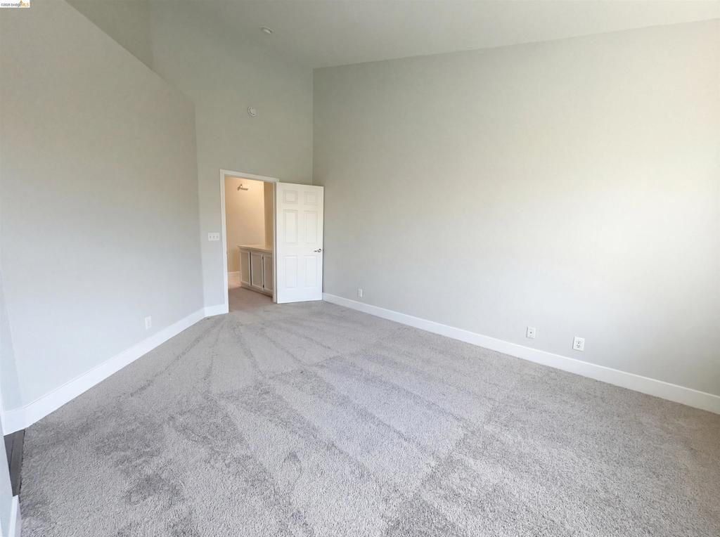 Image 25 of property listing at 300 Perkins Ct, Suisun City, CA 94585