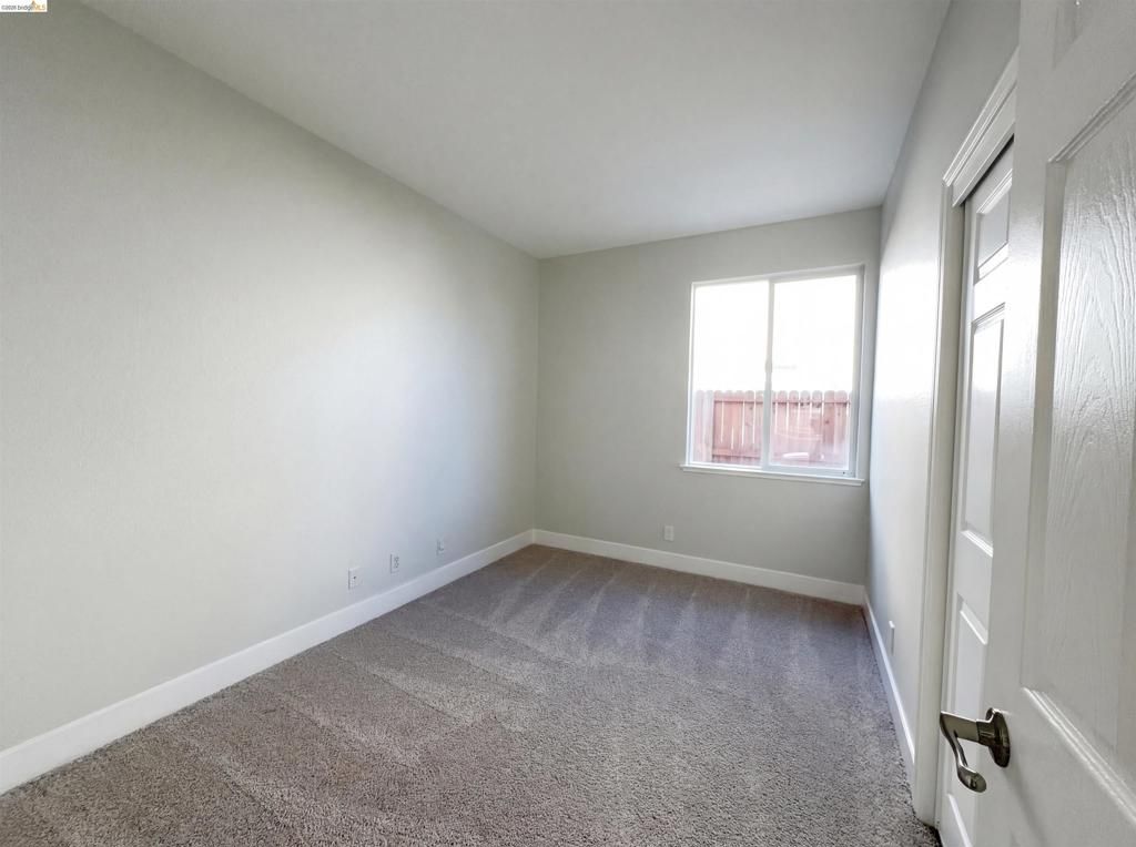 Image 26 of property listing at 300 Perkins Ct, Suisun City, CA 94585