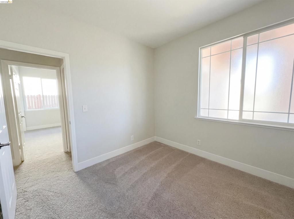 Image 31 of property listing at 300 Perkins Ct, Suisun City, CA 94585