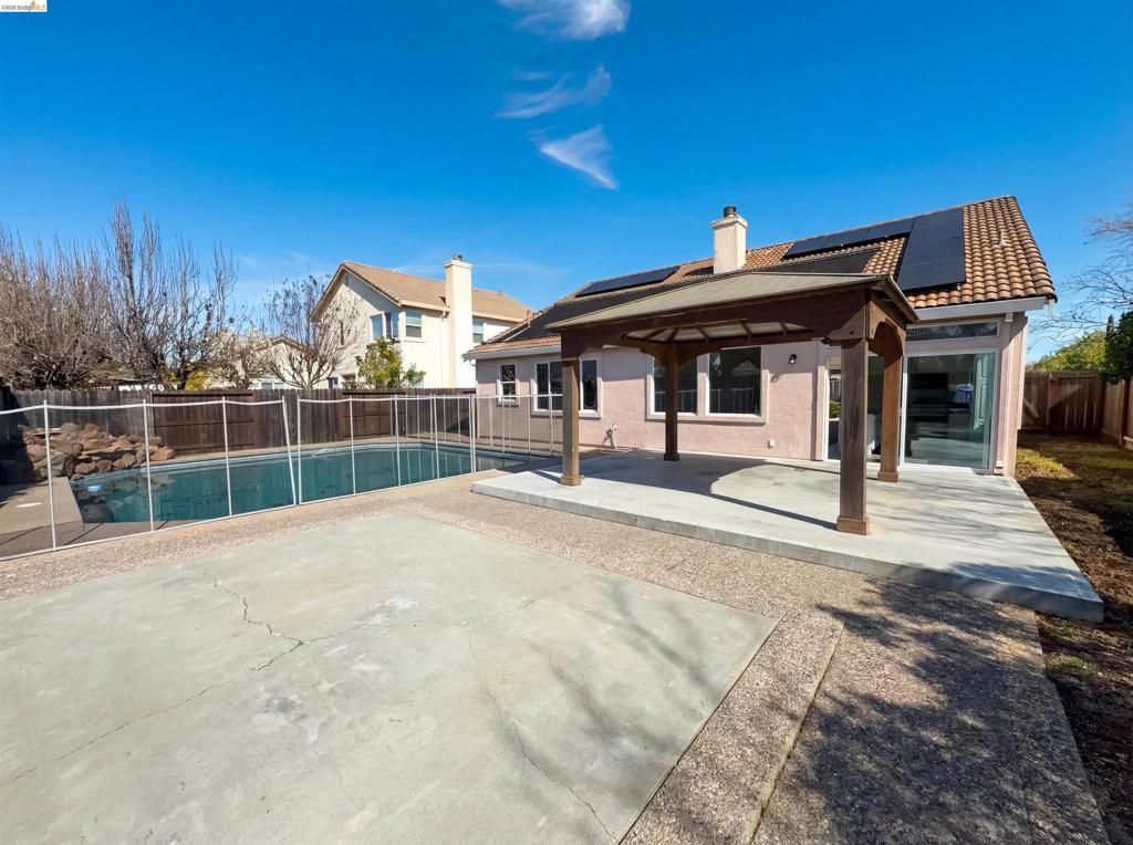 Image 32 of property listing at 300 Perkins Ct, Suisun City, CA 94585