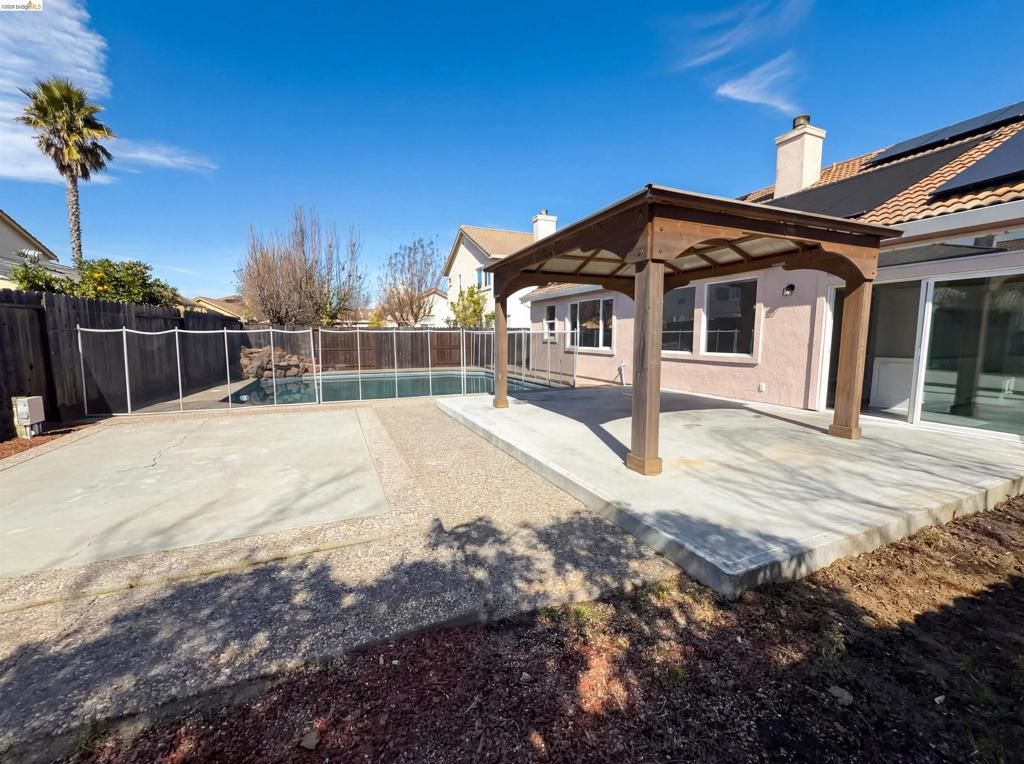 Image 33 of property listing at 300 Perkins Ct, Suisun City, CA 94585