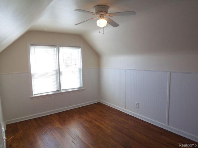 8269 Sterling, Center Line, MI 48015