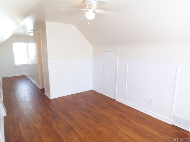 8269 Sterling, Center Line, MI 48015