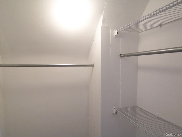 8269 Sterling, Center Line, MI 48015