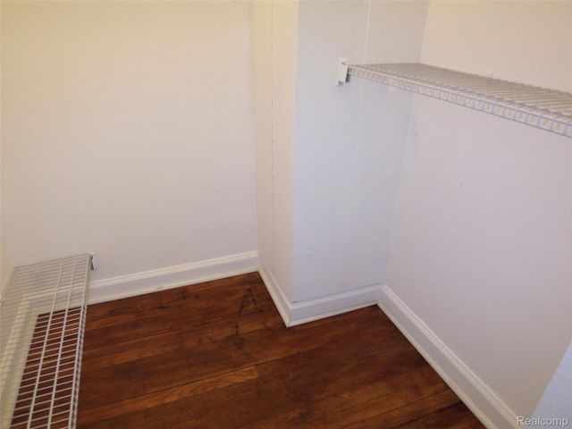 8269 Sterling, Center Line, MI 48015