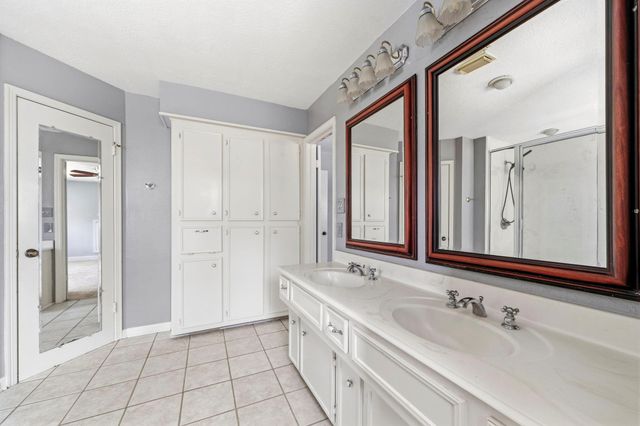 12806 Highland Hills Drive, Cypress, TX 77429