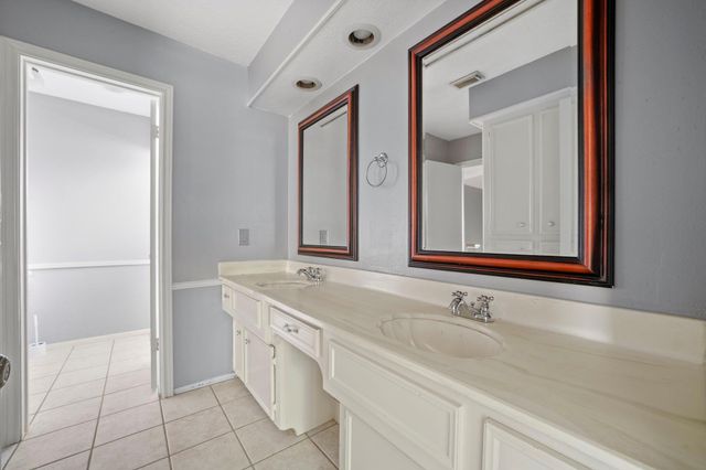 12806 Highland Hills Drive, Cypress, TX 77429