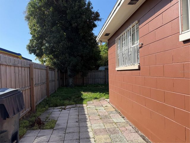 3230 W SAINT CONRAD STREET, Tampa, FL 33607