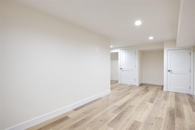 29 Woodland Drive, Roslyn, NY 11576