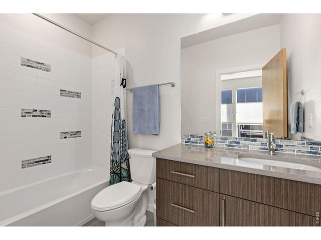 737 Kubat Ln B, Longmont, CO 80503