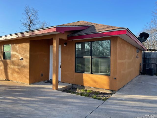 1721 Quintana Rd Apt 202, San Antonio, TX 78211
