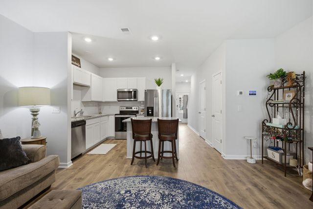 806 Dallas Dr, Columbia, TN 38401