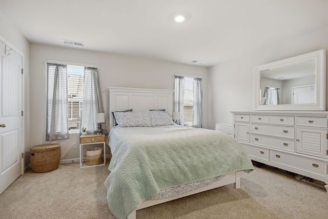 806 Dallas Dr, Columbia, TN 38401