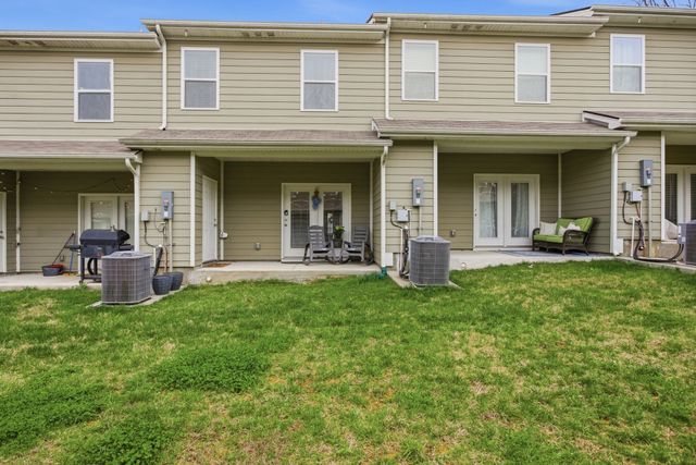 806 Dallas Dr, Columbia, TN 38401