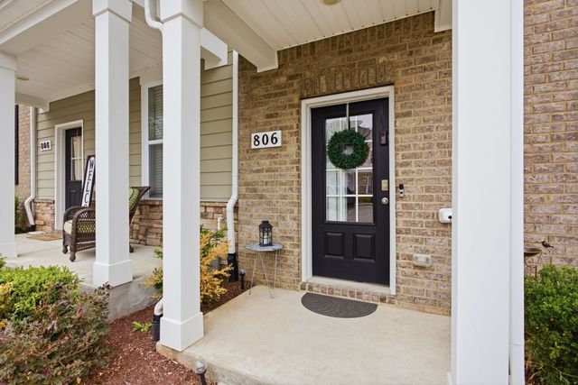 806 Dallas Dr, Columbia, TN 38401