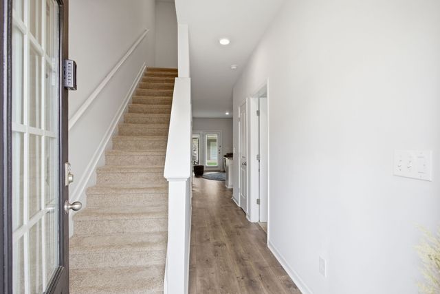 806 Dallas Dr, Columbia, TN 38401