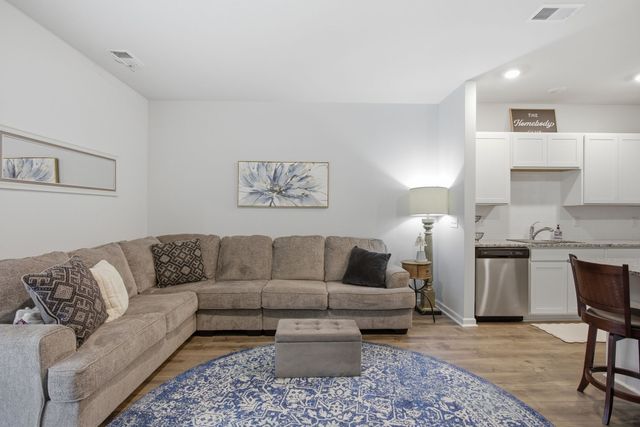 806 Dallas Dr, Columbia, TN 38401