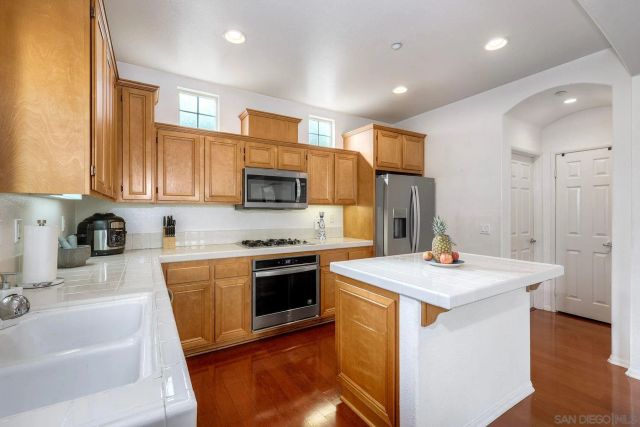 2674 Escala Circle, San Diego, CA 92108