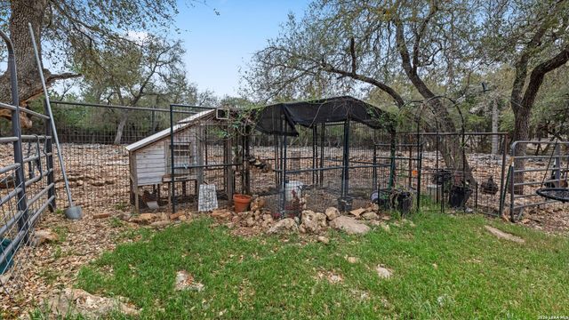 1716 Phantom Rider, Spring Branch, TX 78070