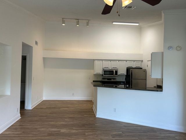 9999 Summerbreeze Drive 105, Sunrise, FL 33322