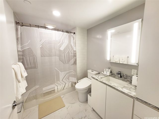 987 Queen Street 1404, Honolulu, HI 96814