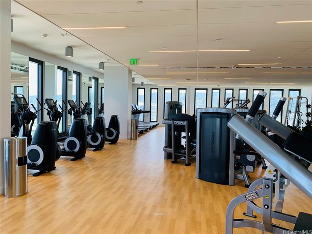 987 Queen Street 1404, Honolulu, HI 96814