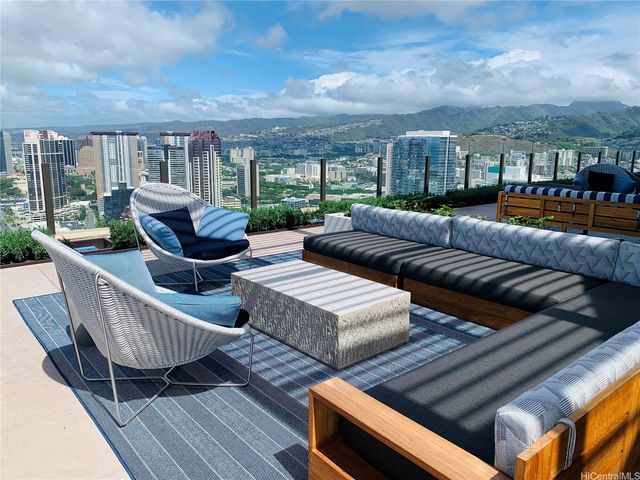 987 Queen Street 1404, Honolulu, HI 96814