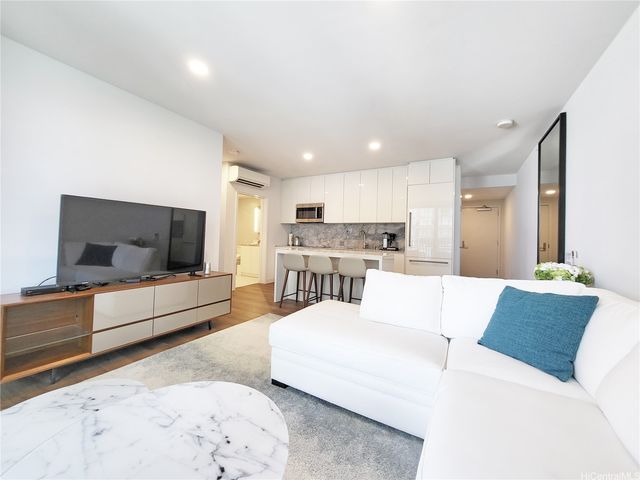 987 Queen Street 1404, Honolulu, HI 96814